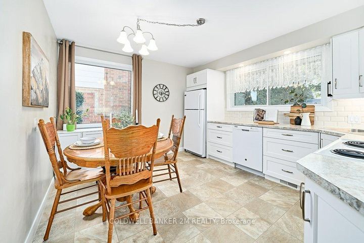Photo 7 at 657 Balmoral Drive, McLaughlin, Oshawa