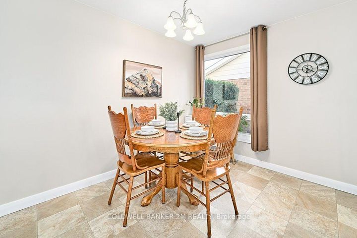 Photo 12 at 657 Balmoral Drive, McLaughlin, Oshawa