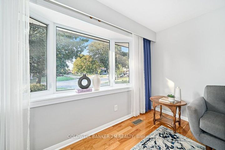 Photo 18 at 657 Balmoral Drive, McLaughlin, Oshawa