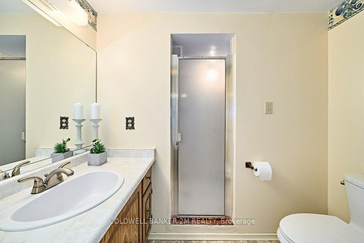 Photo 39 at 657 Balmoral Drive, McLaughlin, Oshawa