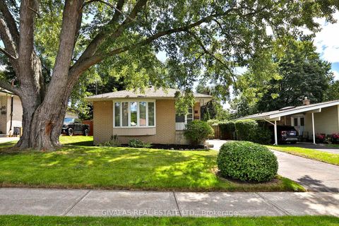 Photo 1 at 63 Alpaca Drive, Woburn, Toronto