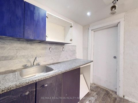 Photo 13 at 778 Pape Avenue, Danforth, Toronto