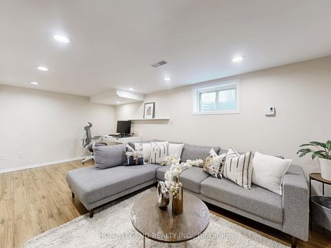 Photo 19 at 48 Ainsdale Road, Maryvale, Toronto