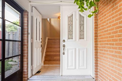 Photo 2 at 67 Heatherside Drive, L'Amoreaux, Toronto
