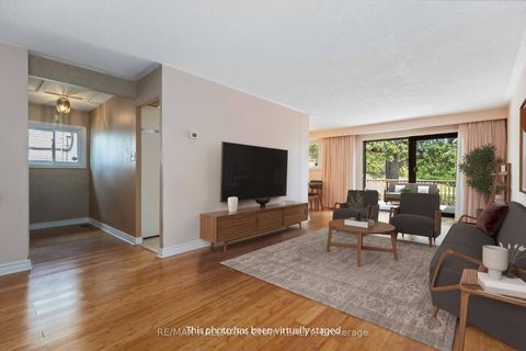 Photo 3 at 67 Heatherside Drive, L'Amoreaux, Toronto