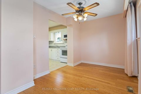 Photo 8 at 67 Heatherside Drive, L'Amoreaux, Toronto