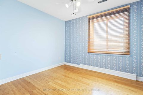 Photo 19 at 67 Heatherside Drive, L'Amoreaux, Toronto