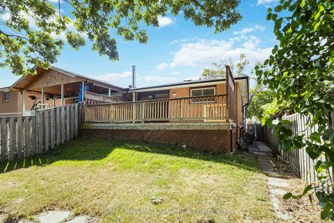 Photo 28 at 67 Heatherside Drive, L'Amoreaux, Toronto