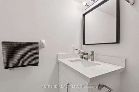 Photo 13 at 411 - 15 Greenview Avenue, Newtonbrook West, Toronto