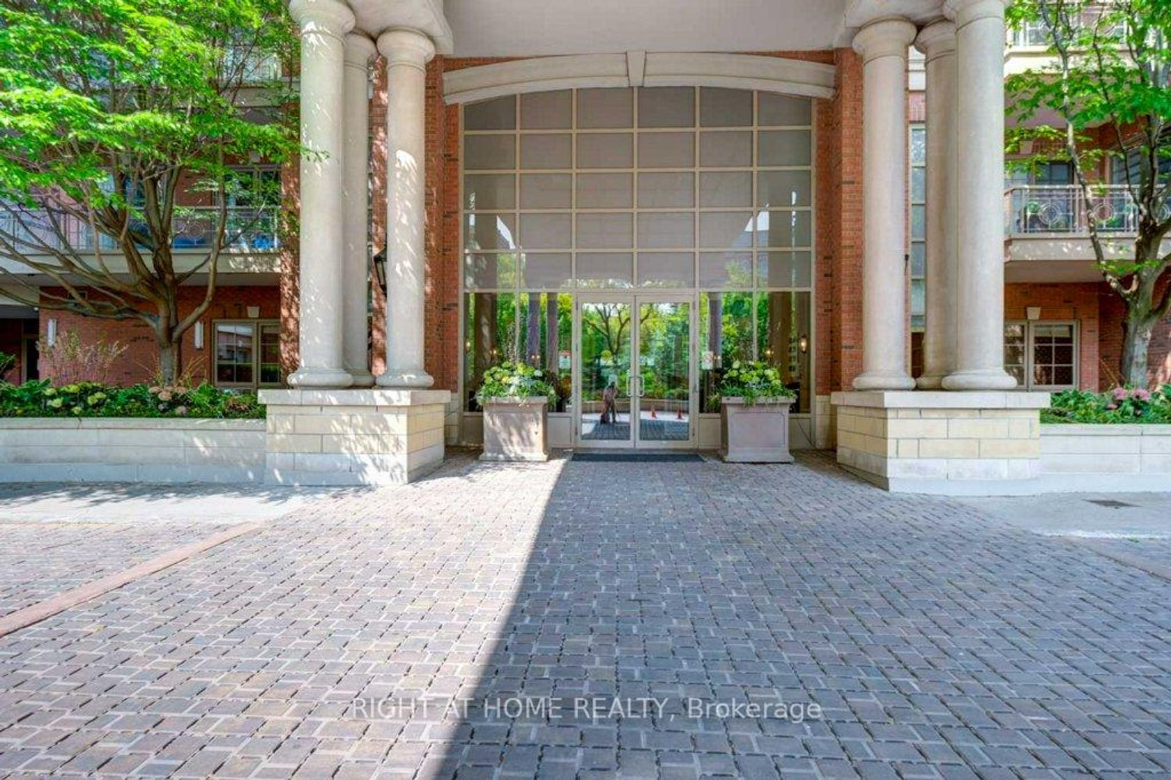 216 - 20 Burkebrook Place, York Mills, Toronto 