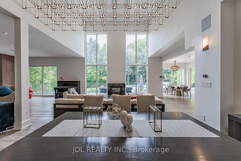 Photo 4 at 19 Fifeshire Road, Windfields, Toronto