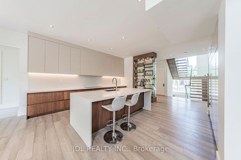 Photo 9 at 19 Fifeshire Road, Windfields, Toronto