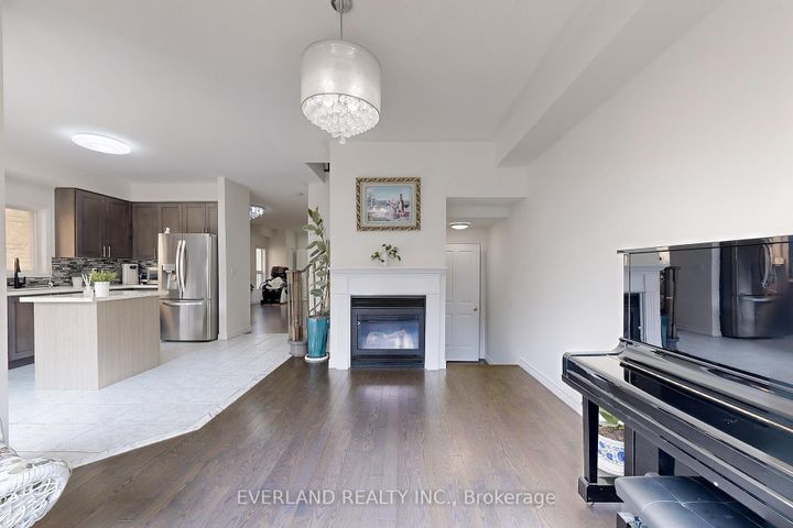 Photo 2 at 118 Orchard Hill Boulevard, Berczy, Markham