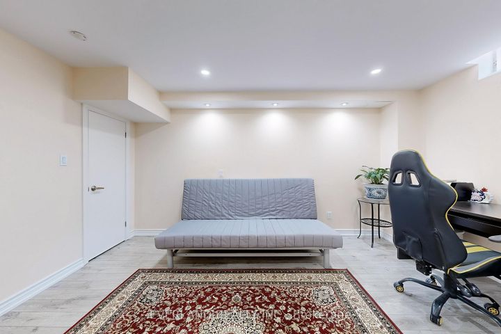 Photo 9 at 118 Orchard Hill Boulevard, Berczy, Markham