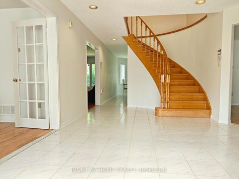 Photo 2 at 116 Cooperage Crescent, Westbrook, Richmond Hill