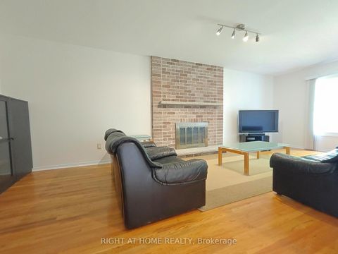 Photo 4 at 116 Cooperage Crescent, Westbrook, Richmond Hill