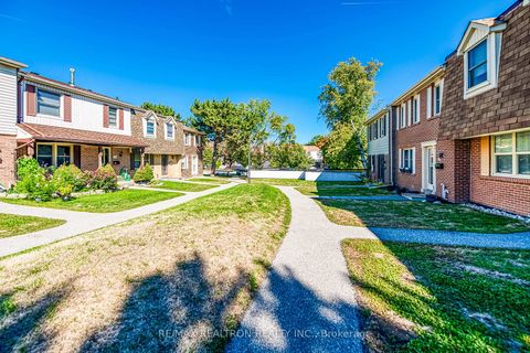 Photo 3 at 79 - 91 L'Amoreaux Drive, L'Amoreaux, Toronto
