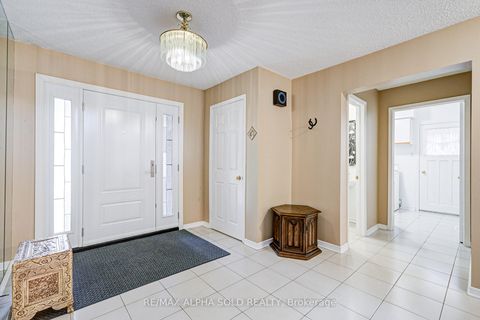 Photo 3 at 360 Goldhawk Trail, Milliken, Toronto
