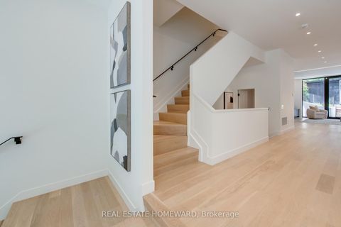Photo 9 at 174 Kenilworth Avenue, The Beaches, Toronto