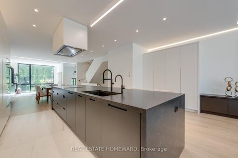 Photo 14 at 174 Kenilworth Avenue, The Beaches, Toronto