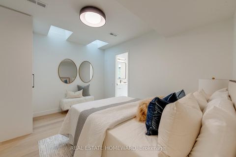 Photo 30 at 174 Kenilworth Avenue, The Beaches, Toronto