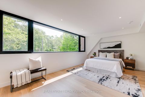 Photo 33 at 174 Kenilworth Avenue, The Beaches, Toronto