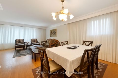 Photo 4 at 172 Pemberton Avenue, Newtonbrook East, Toronto