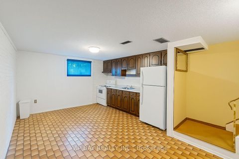 Photo 6 at 172 Pemberton Avenue, Newtonbrook East, Toronto