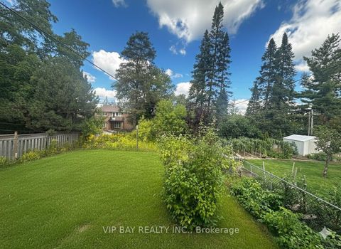 Photo 7 at 172 Pemberton Avenue, Newtonbrook East, Toronto