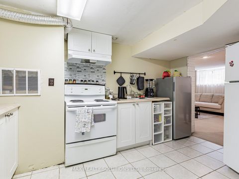 Photo 21 at 162 Beechwood Avenue, York Mills, Toronto