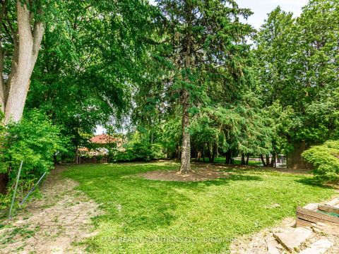 Photo 33 at 162 Beechwood Avenue, York Mills, Toronto