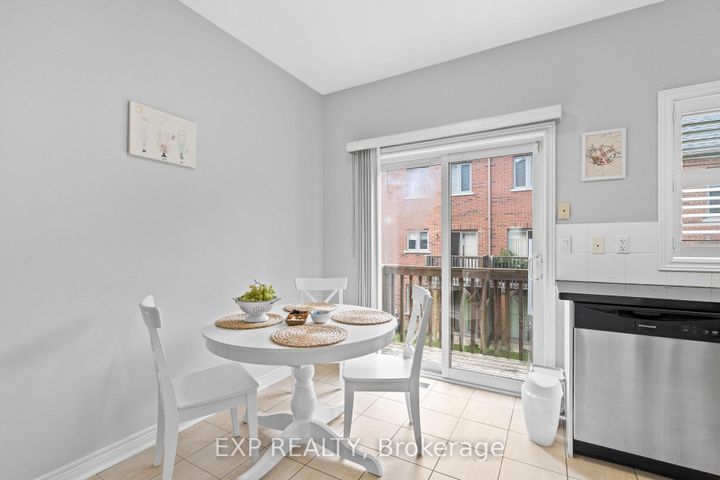 Photo 8 at 90 - 9133 Bayview Avenue, Doncrest, Richmond Hill