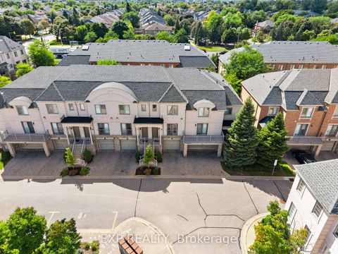 Photo 2 at 90 - 9133 Bayview Avenue, Doncrest, Richmond Hill