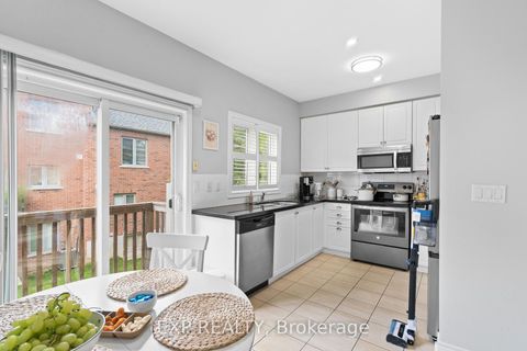 Photo 7 at 90 - 9133 Bayview Avenue, Doncrest, Richmond Hill