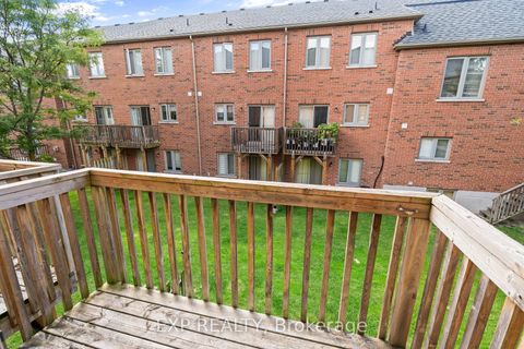 Photo 10 at 90 - 9133 Bayview Avenue, Doncrest, Richmond Hill