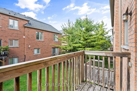 Photo 11 at 90 - 9133 Bayview Avenue, Doncrest, Richmond Hill