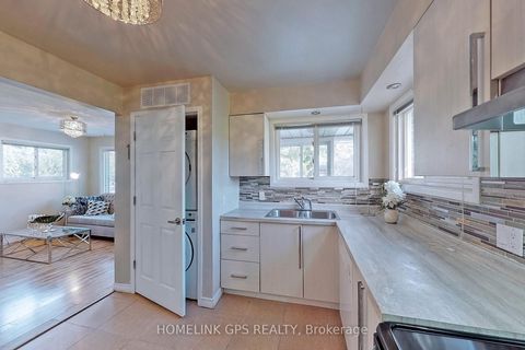 Photo 15 at 267 Elgin Mills Road W, Mill Pond, Richmond Hill