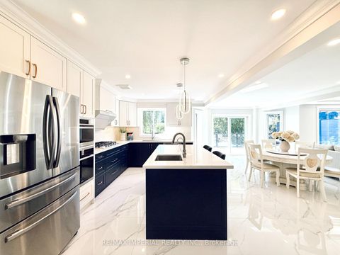 Photo 3 at 2128 Mayflower Boulevard, RO River Oaks, Oakville