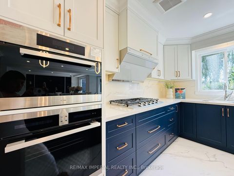 Photo 9 at 2128 Mayflower Boulevard, RO River Oaks, Oakville