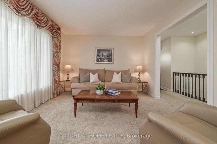 Photo 6 at 25 Devonshire Drive, Southgate, Brampton