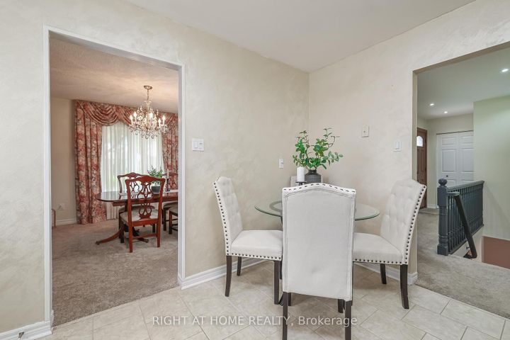 Photo 8 at 25 Devonshire Drive, Southgate, Brampton