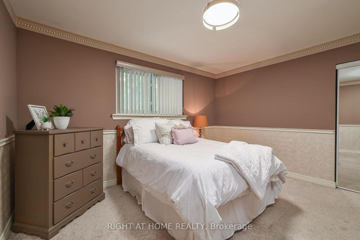 Photo 23 at 25 Devonshire Drive, Southgate, Brampton
