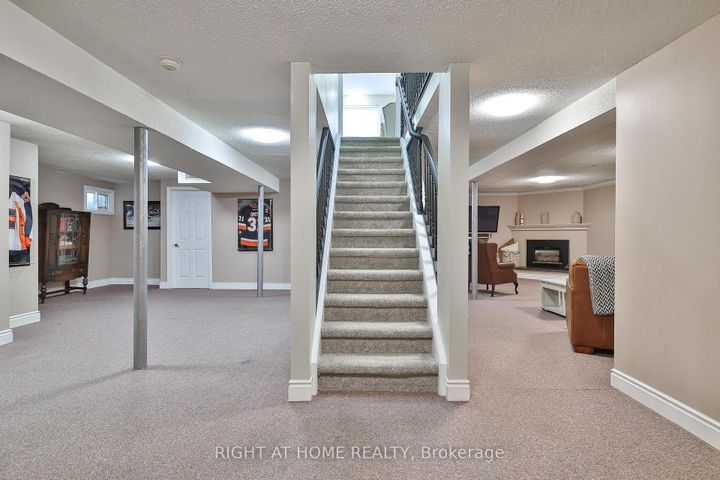 Photo 24 at 25 Devonshire Drive, Southgate, Brampton