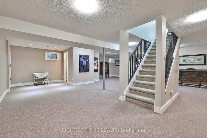 Photo 26 at 25 Devonshire Drive, Southgate, Brampton
