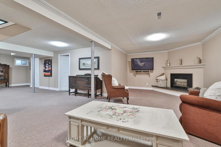Photo 31 at 25 Devonshire Drive, Southgate, Brampton