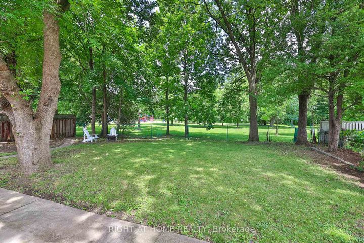 Photo 34 at 25 Devonshire Drive, Southgate, Brampton