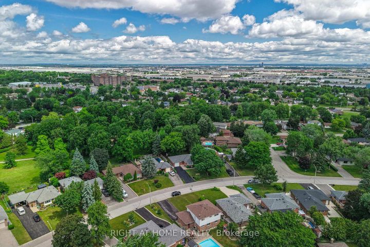 Photo 45 at 25 Devonshire Drive, Southgate, Brampton