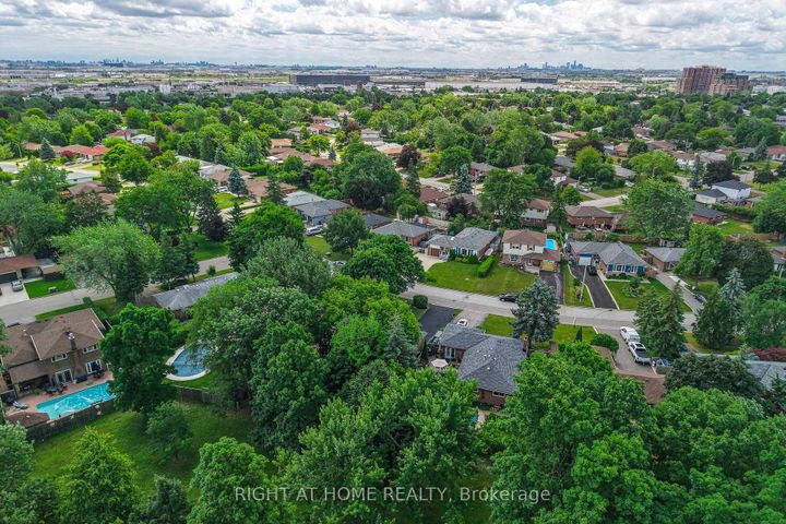 Photo 46 at 25 Devonshire Drive, Southgate, Brampton