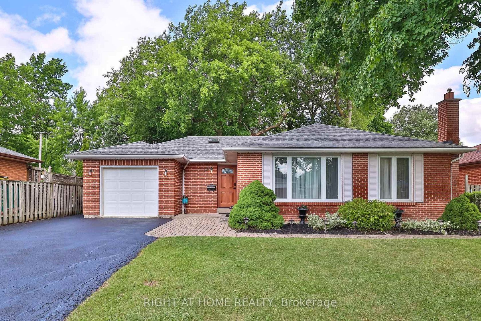 25 Devonshire Drive, Southgate, Brampton 2