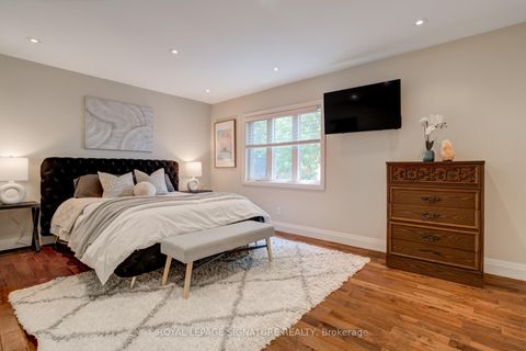 Photo 9 at 1 Chiswick Avenue, Amesbury, Toronto